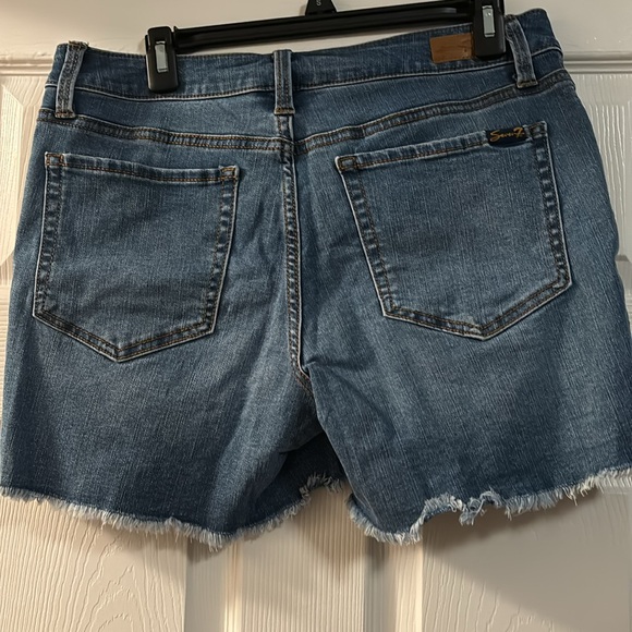 Seven 7 weekend shorts blue iean med wash size 8 cut off - Picture 2 of 4